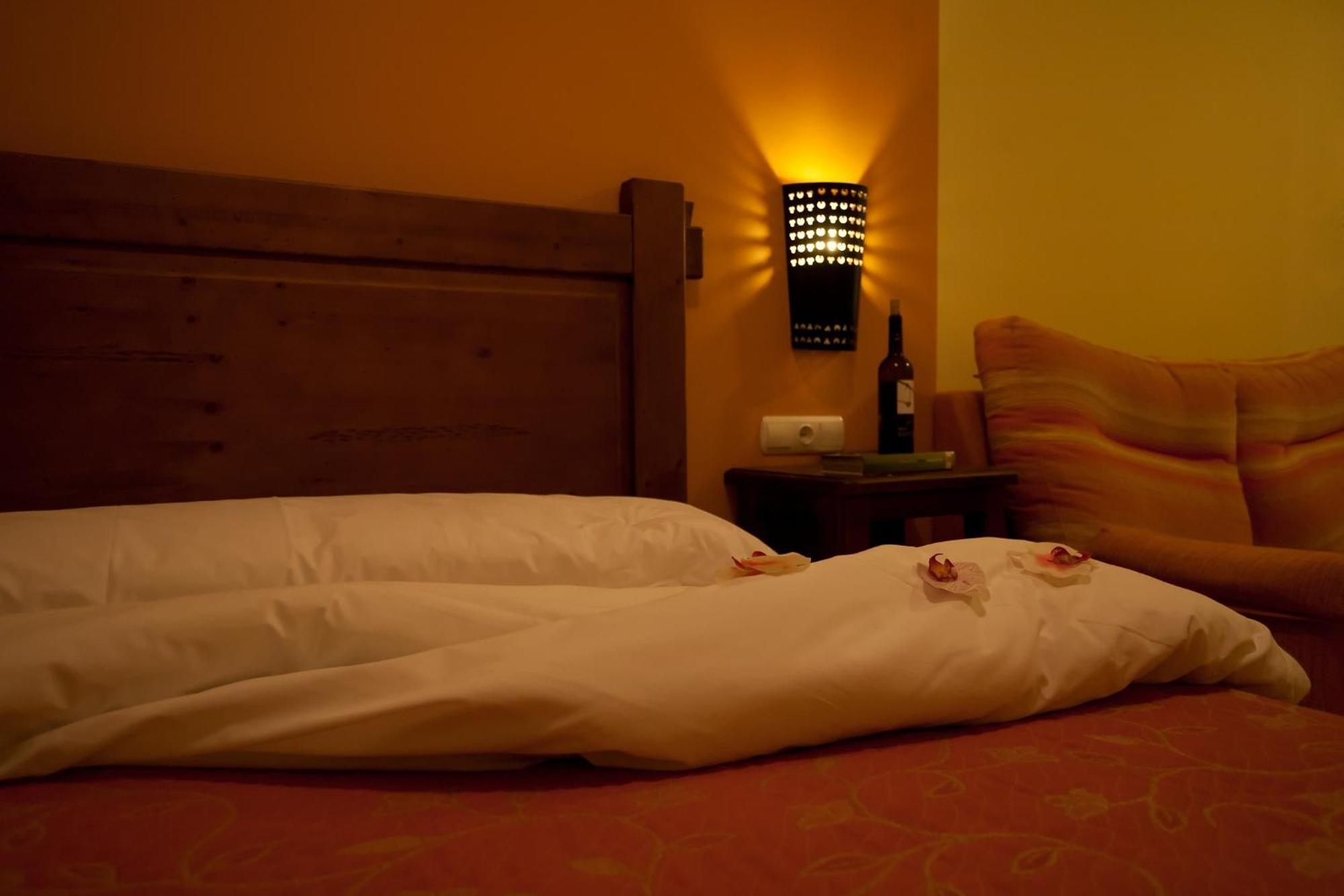 Complejo Turistico Bielsa Hotel Y Camping Экстерьер фото